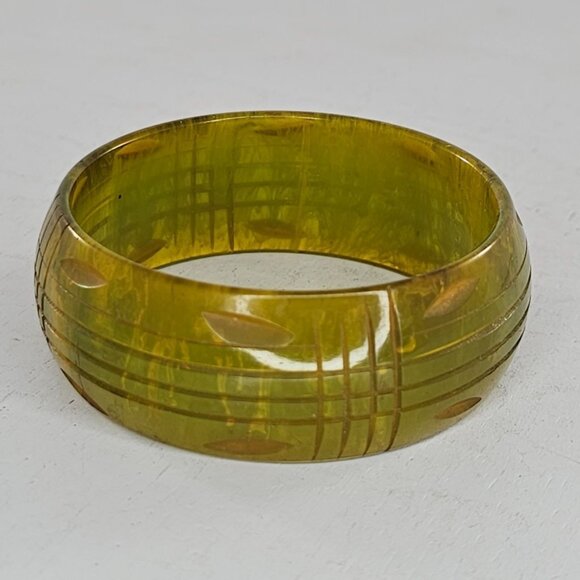 Vintage Bakelite Apple Juice Carved Bracelet Bangle Small Size - Picture 10 of 16